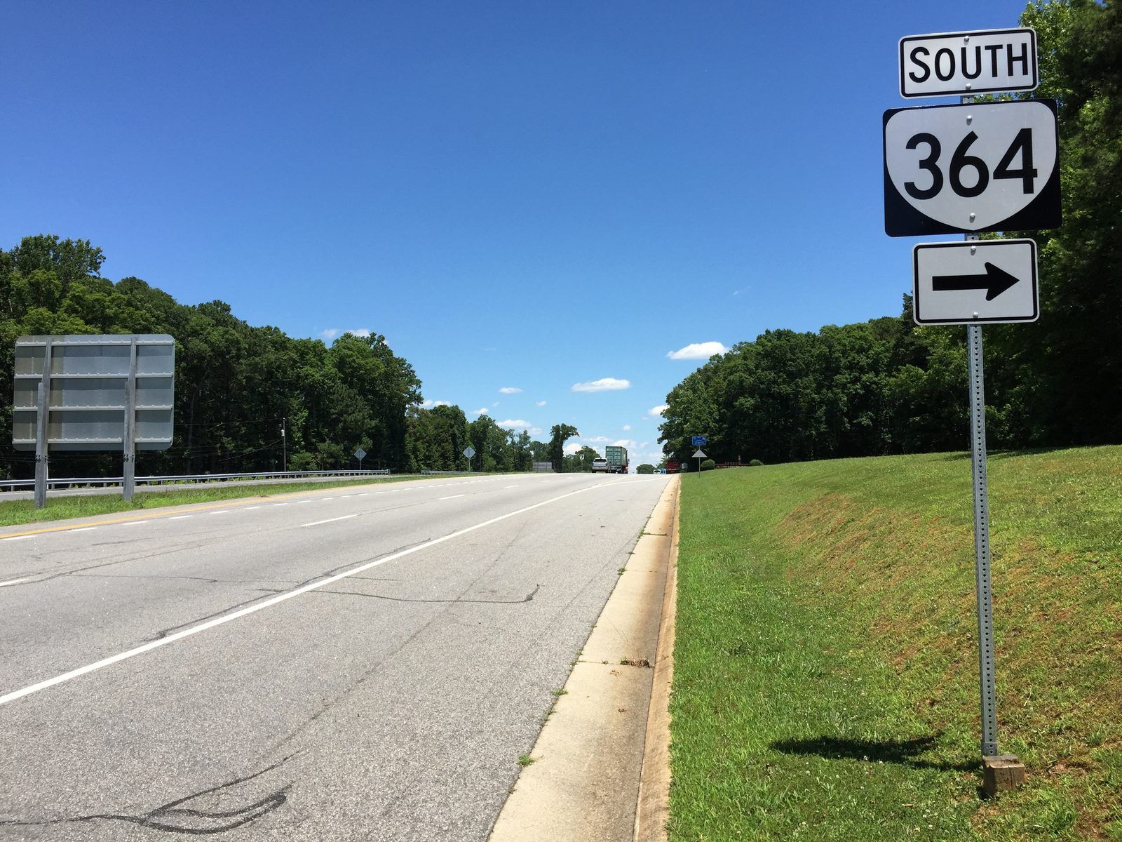 2017-06-26 13 57 19 View east along U.S. Route 58 at Virginia State Route 364 (Occoneechee Park Road) at Occoneechee State Park in western Mecklenburg County, Virginia